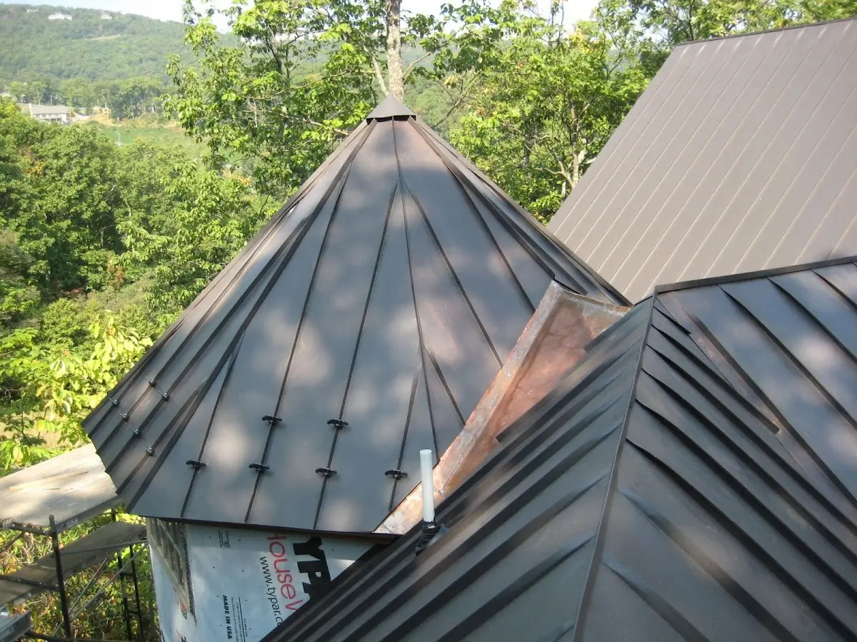 Professional Roof Tarp Installation by Craftsman Roofing in Crest Hill